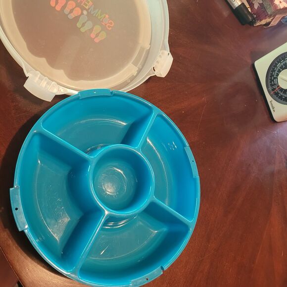 Food Storage 1 Snapware & Summer Server W/carrier Lid - Picture 9 of 10